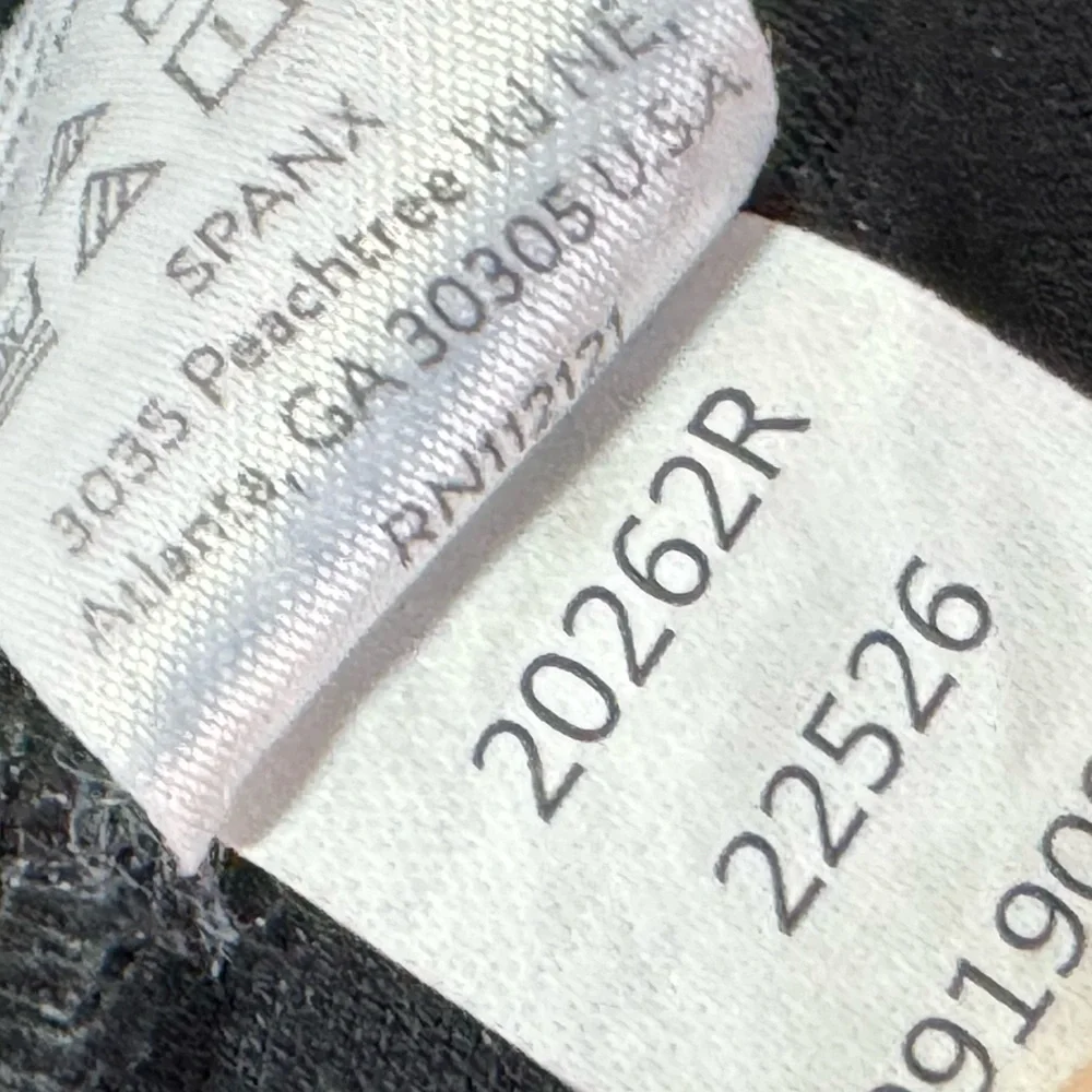 Spanx Ponte Notched Ankle Legging in black, Size Small